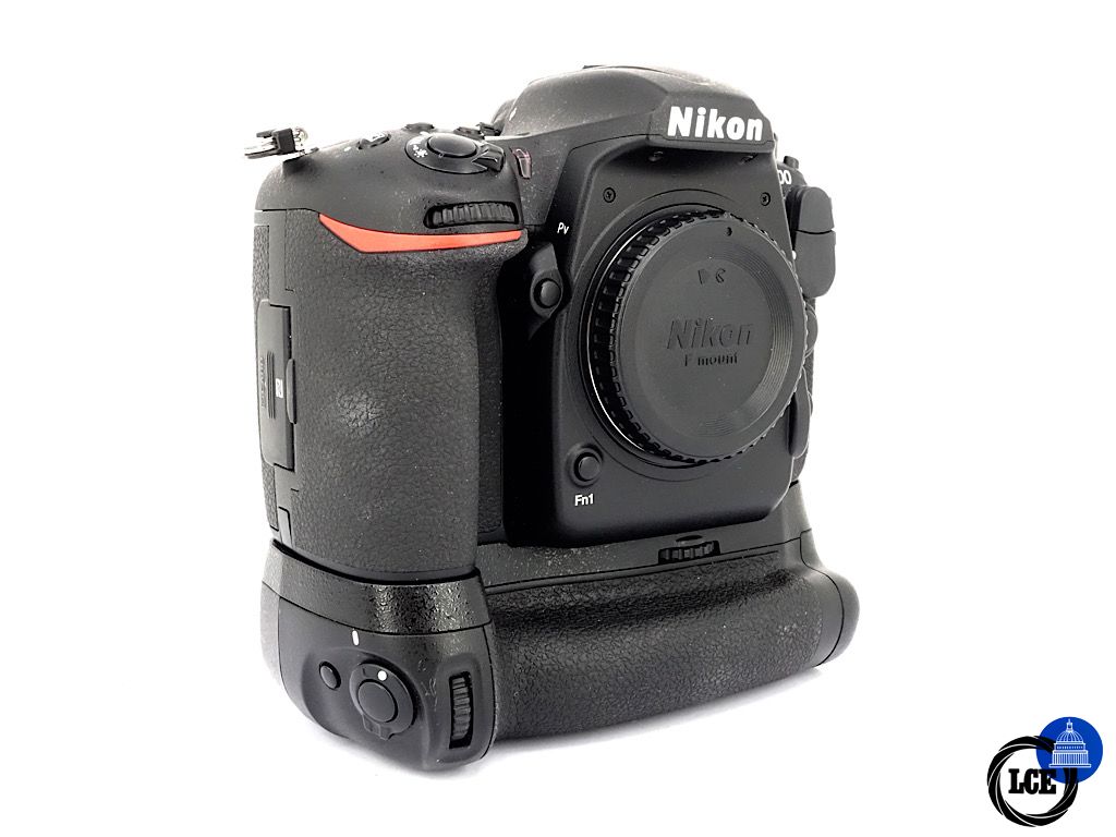 Nikon D500 body + Nikon MB-D 17 battery grip-Boxed | 5*