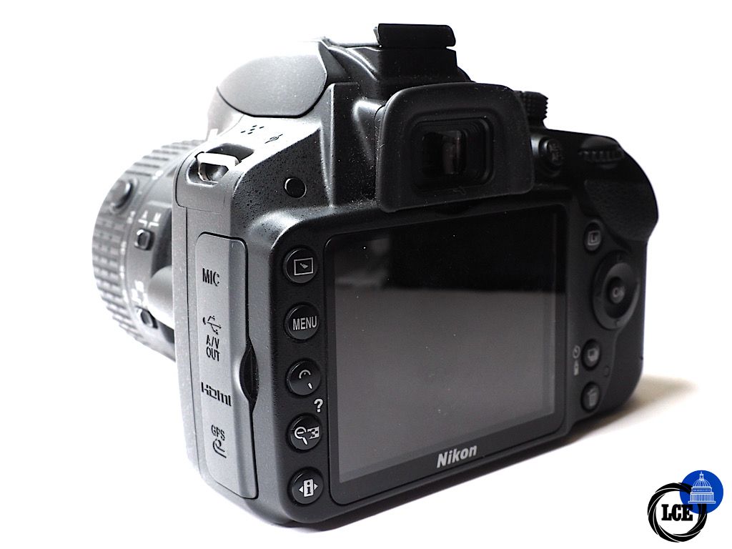 Nikon D3200 + 18-55mm