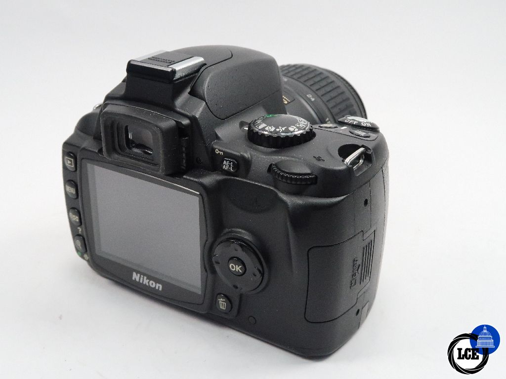 Nikon D40 + 18-55mm F3.5-5.6 G II