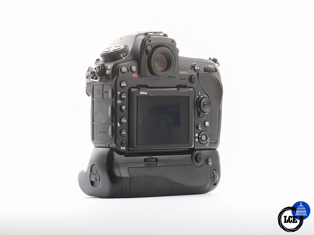 Nikon  D850 Body + Grip [4*]