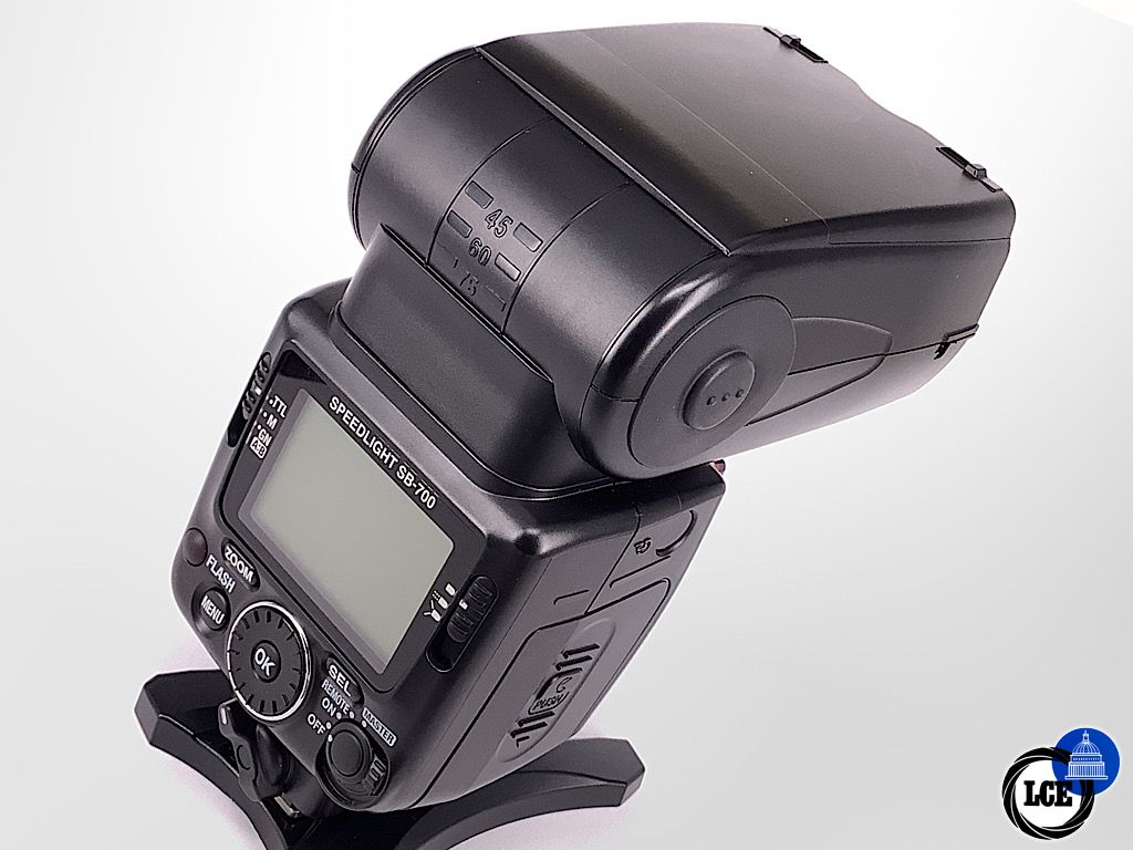 Nikon SPEEDLIGHT SB-700