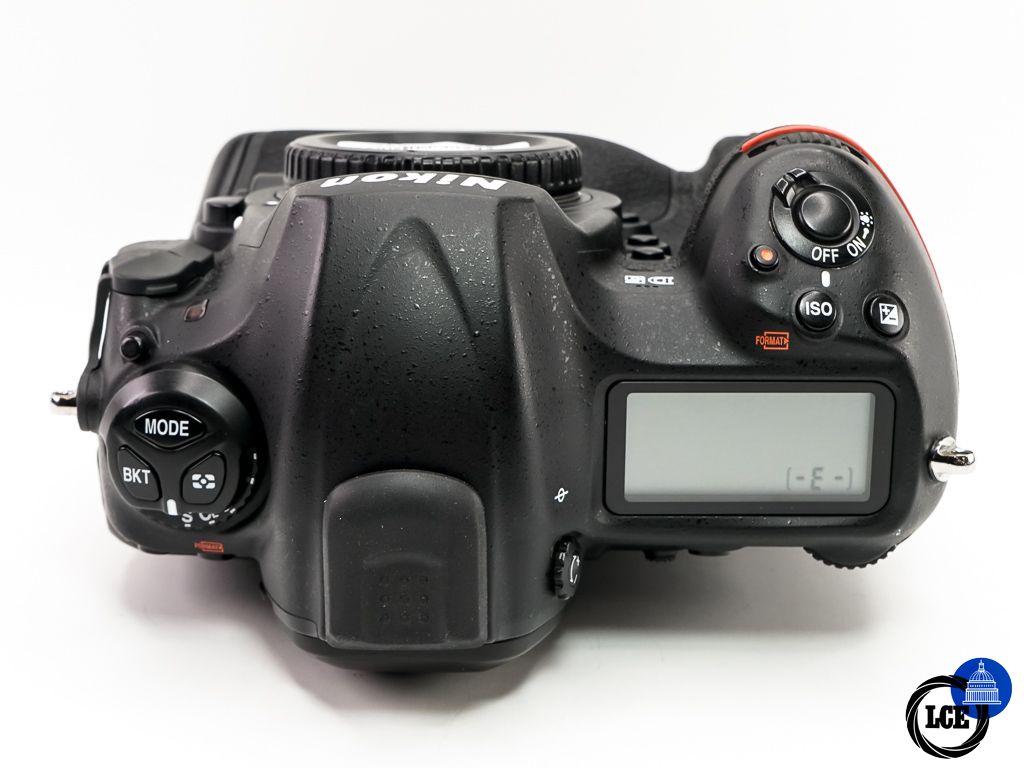 Nikon D5 Body XQD * BOXED *