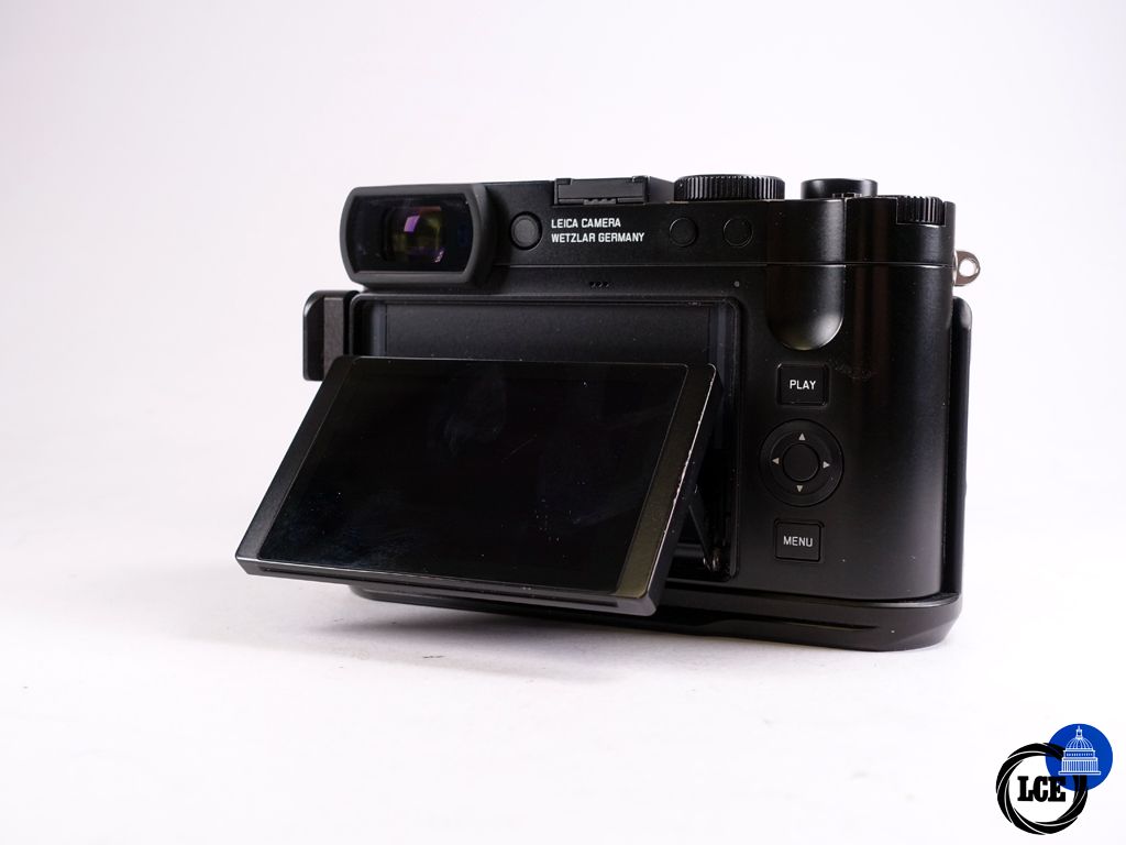 Leica Q3 + Really right stuff grip