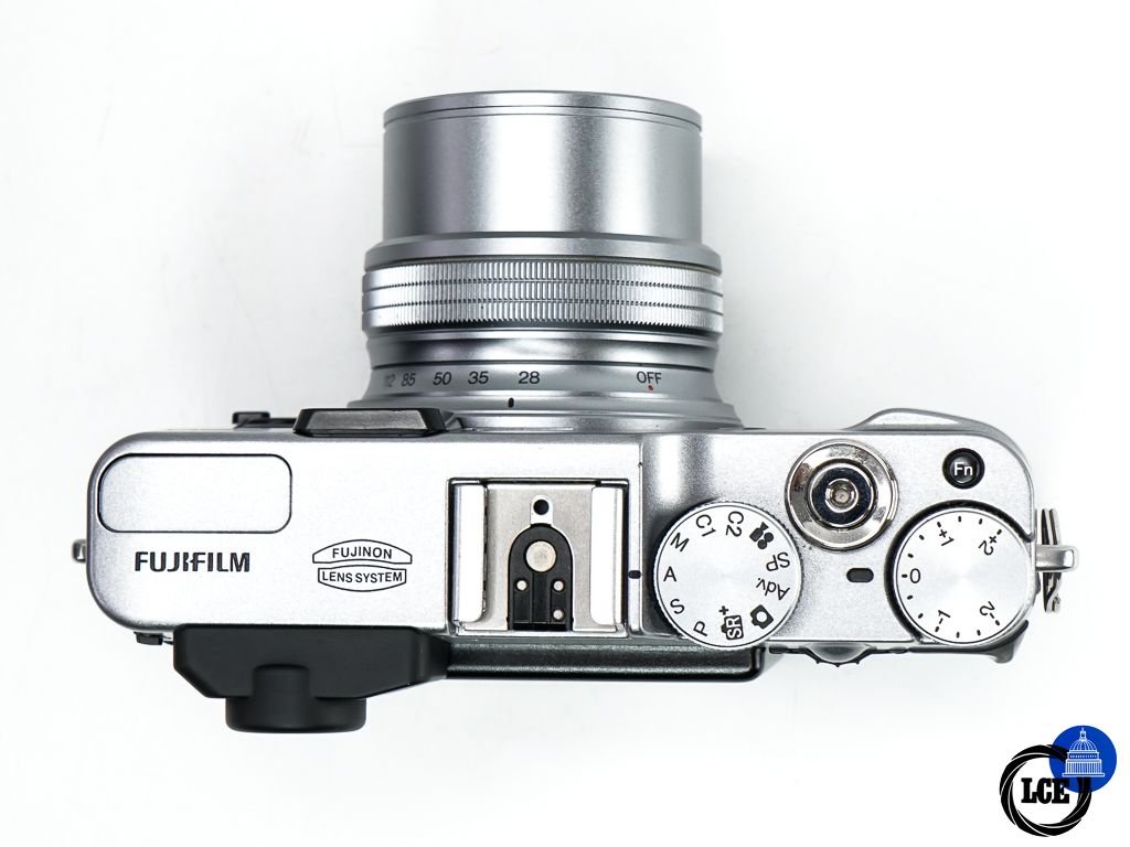 FujiFilm X20 Silver * BOXED *