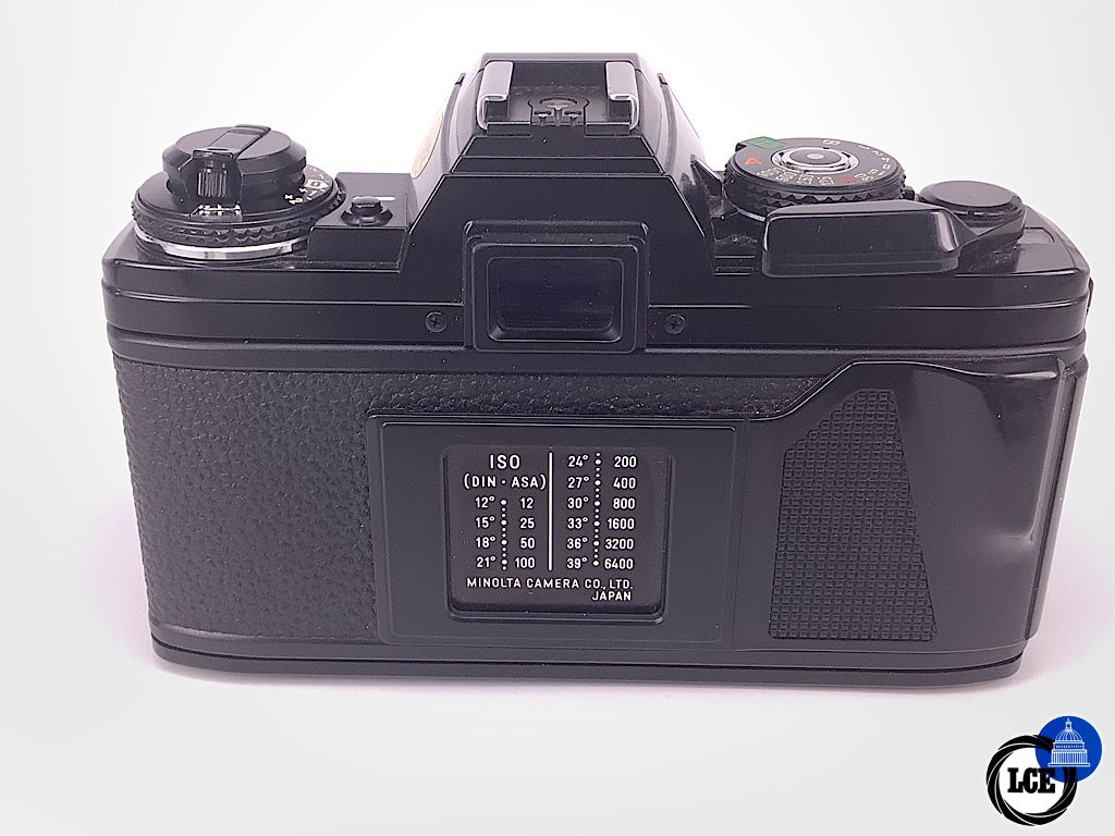 Minolta X700 + Albinar 28mm