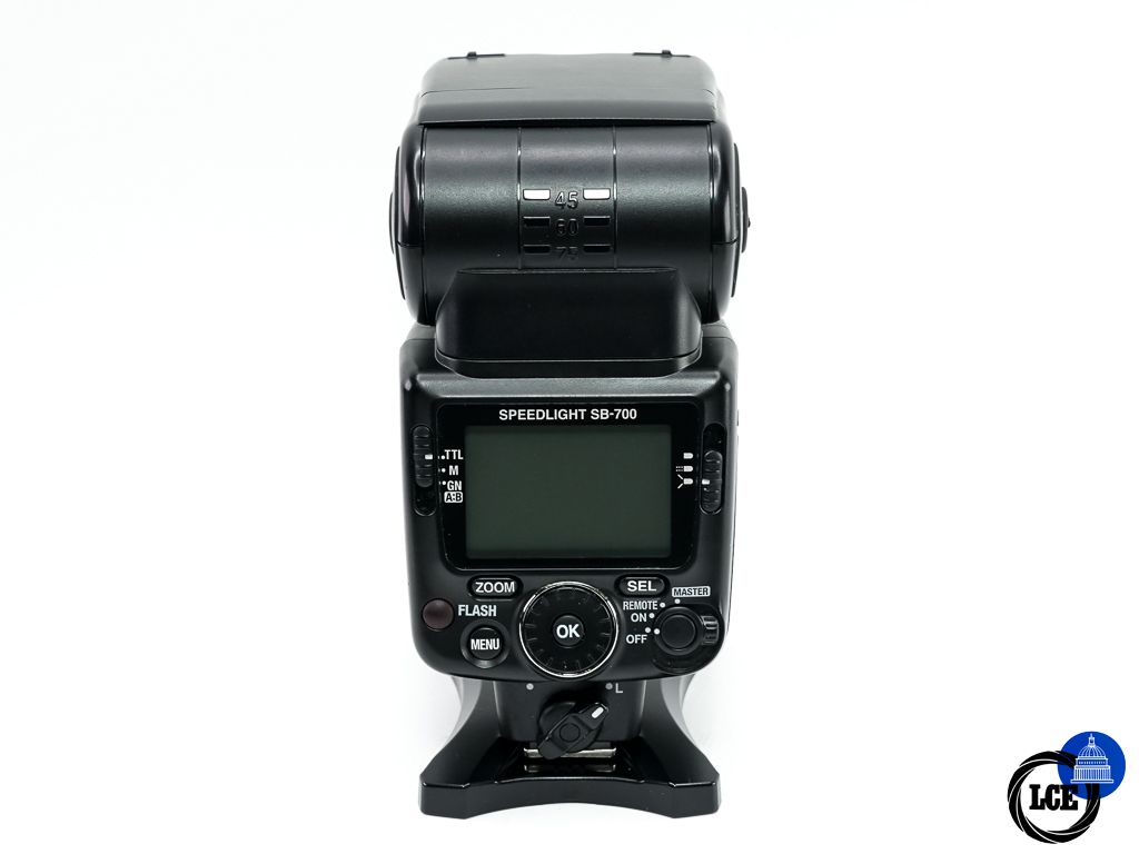 Nikon SPEEDLIGHT SB-700 * BOXED *