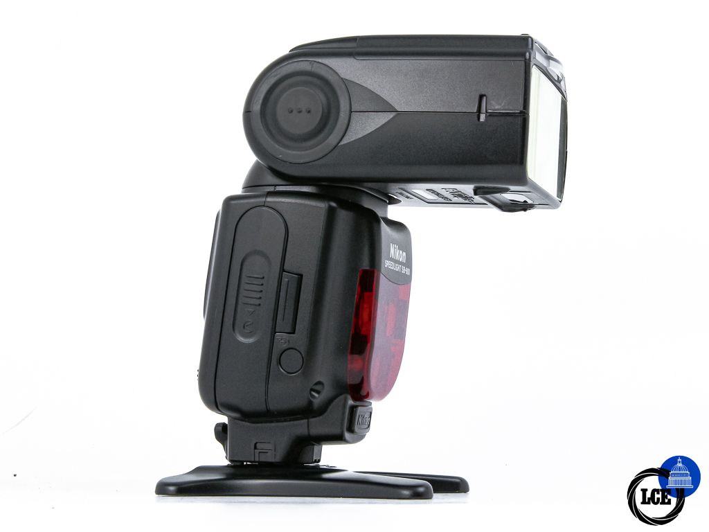 Nikon Speedlight SB-900 