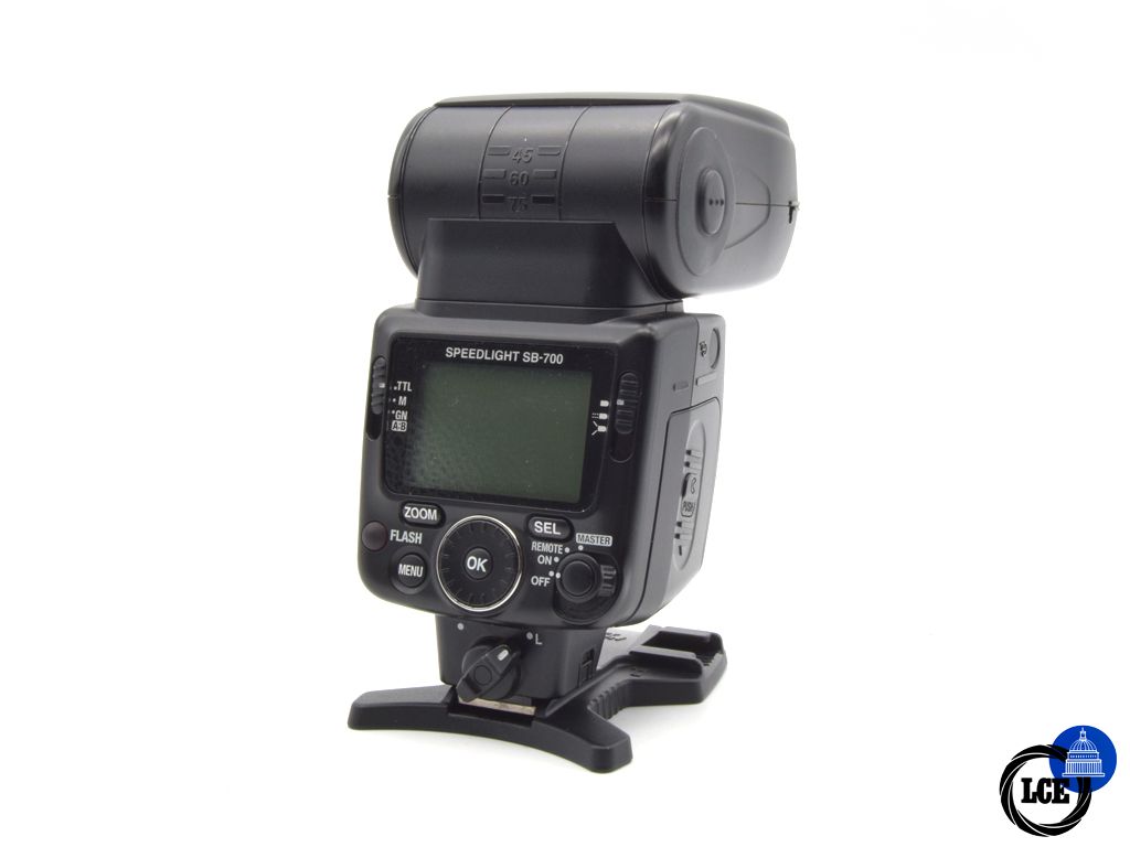 Nikon SB-700 