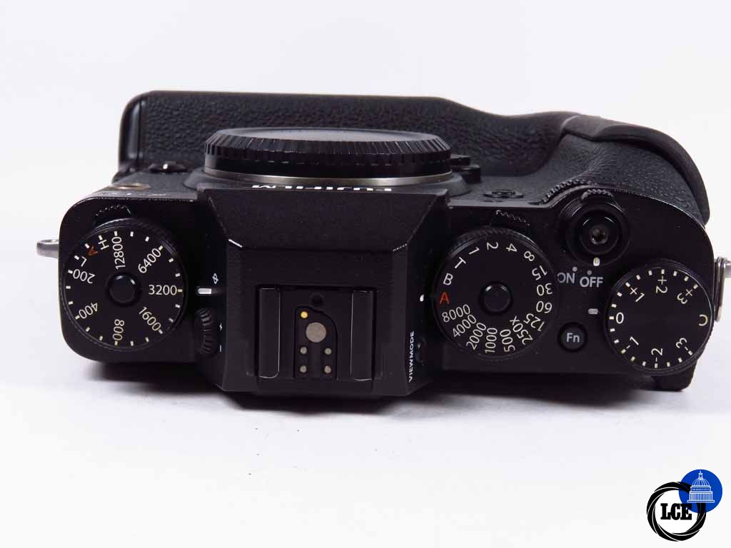 FujiFilm X-T2 with VPB-XT2