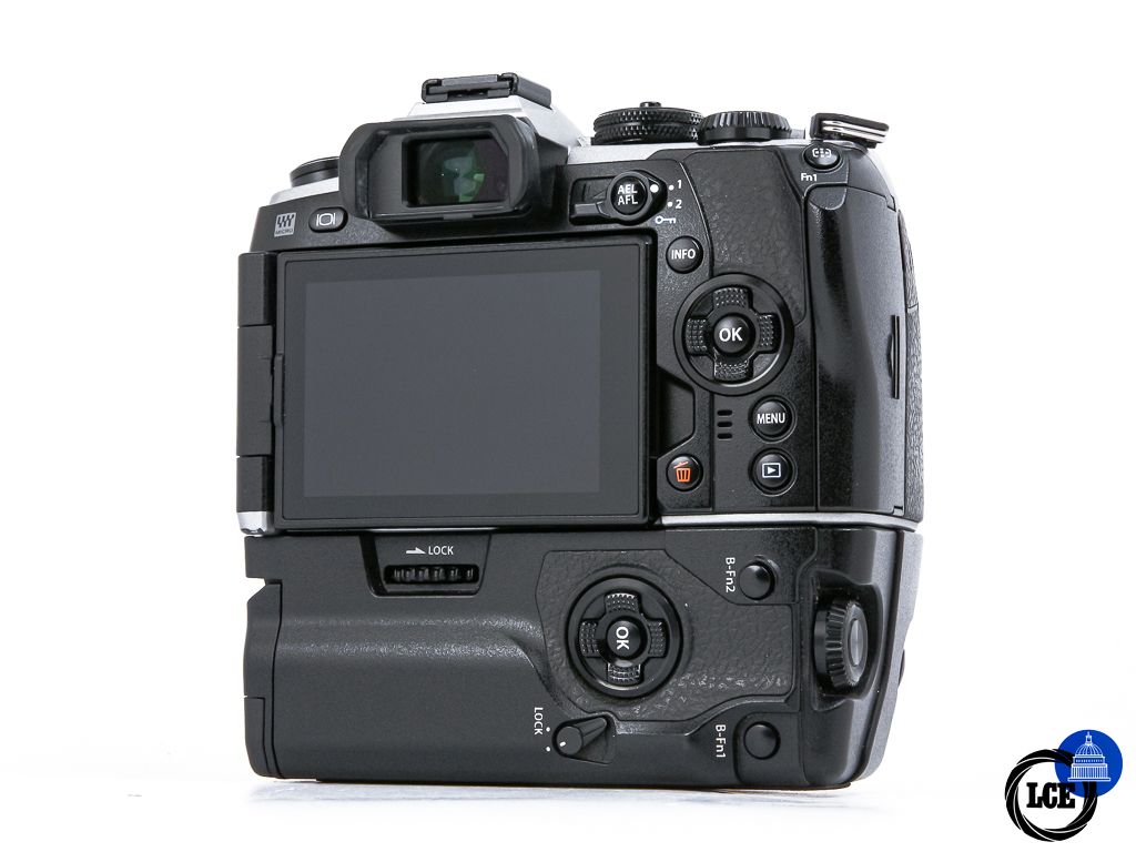 Olympus E-M1 II + HLD-9 **101k Shutter Count**