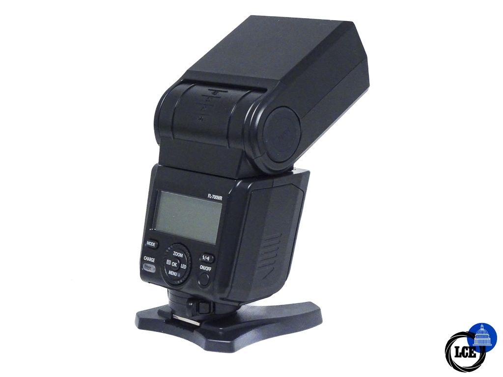 Olympus FL-700WR