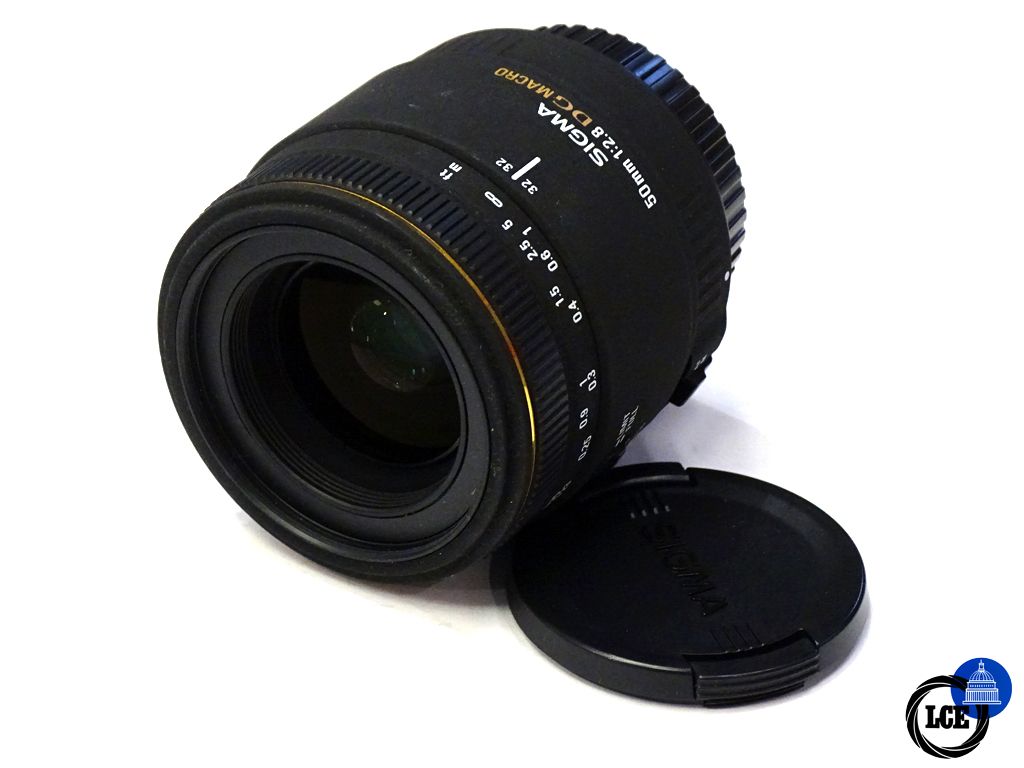 Sigma 50mm f/2.8 DG Macro 