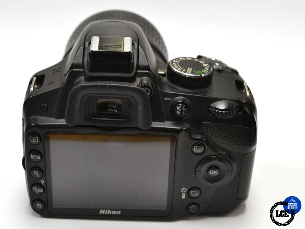 Nikon D3200 + 18-55mm F3.5-5.6