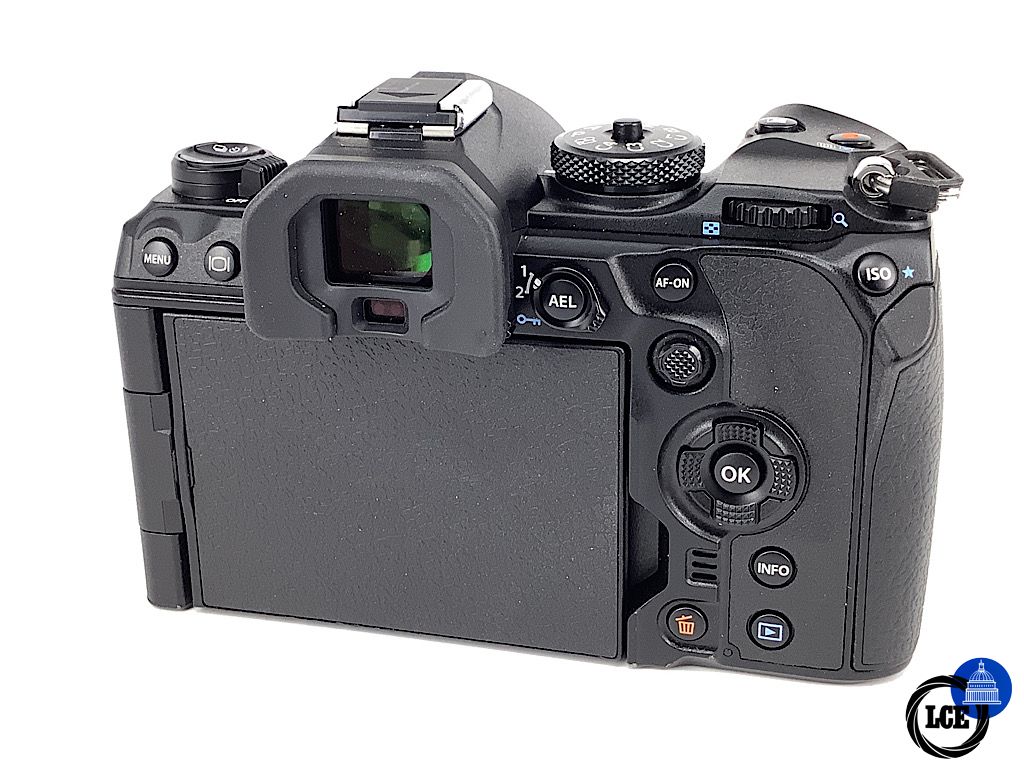 OM SYSTEM OM-1 body (MS shutter count only 760)