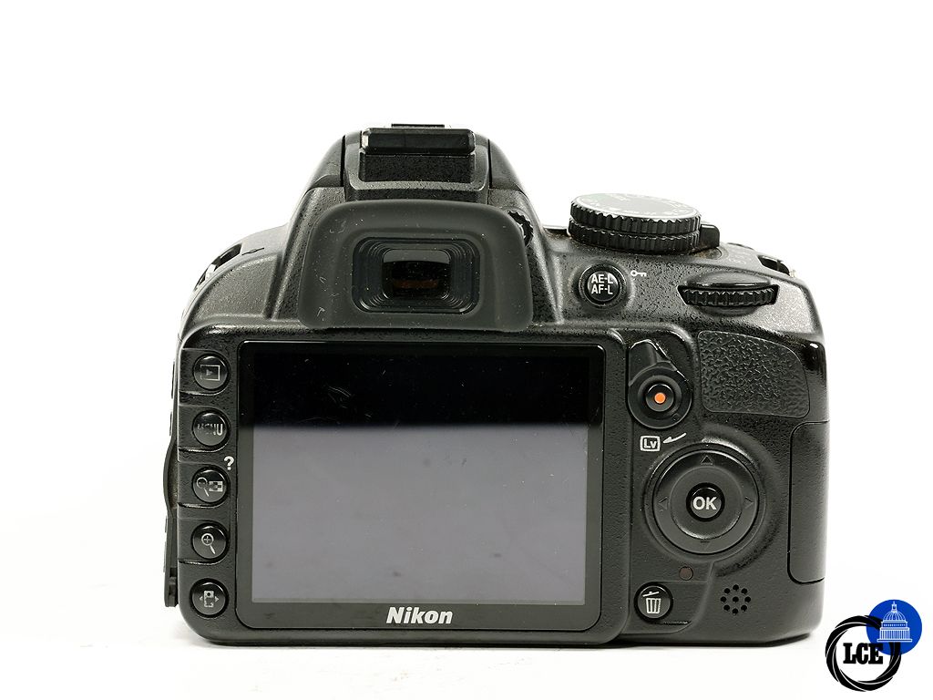 Nikon D3100 +AF-S 18-55mm f3.5-5.6 G II ED