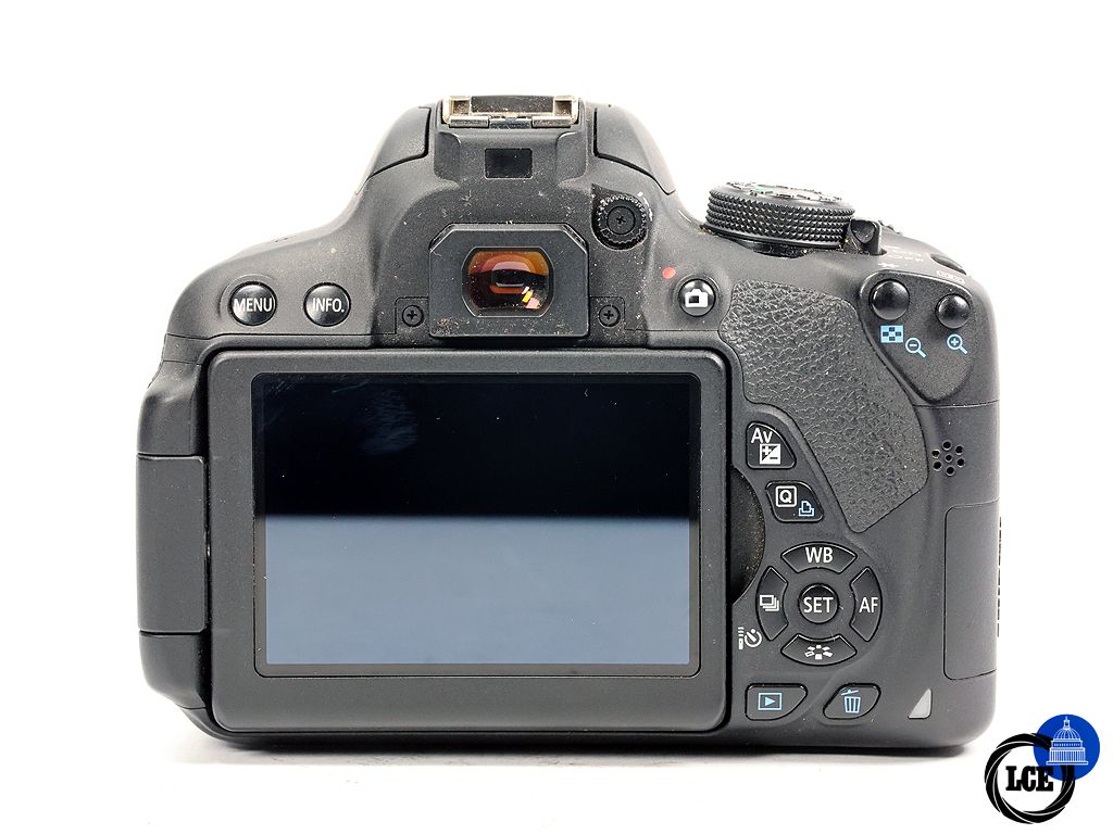 Canon EOS 700D + 18-55mm