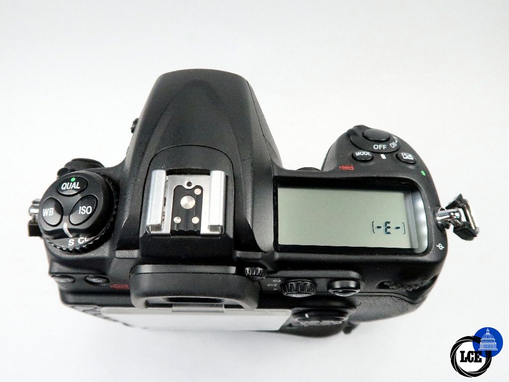 Nikon D300 + MB-10 Grip shutter count 19k