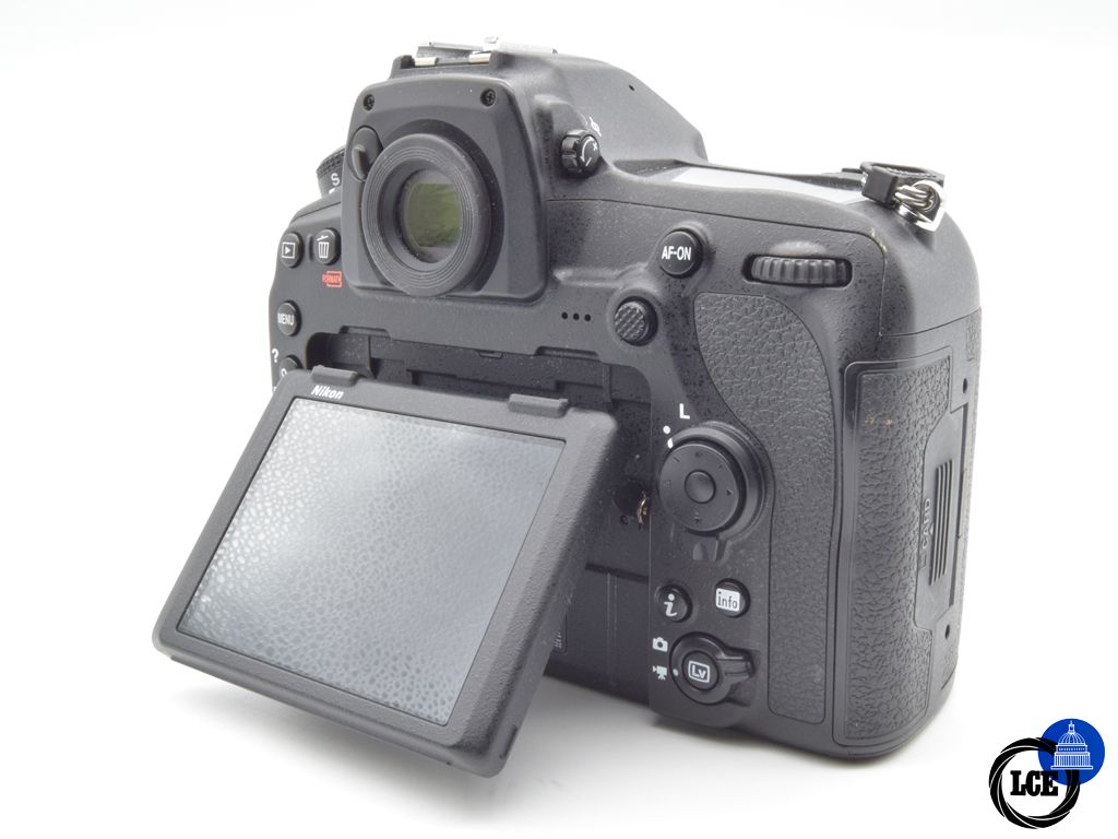 Nikon D850 Body (10240 shutter) Boxed