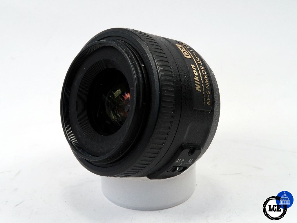 Nikon DX 35mm F1.8 
