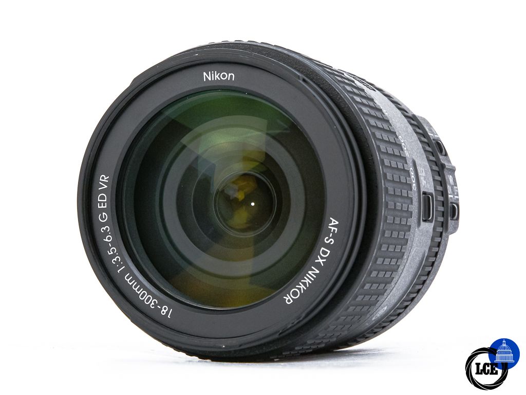 Nikon AF-S 18-300mm f3.5-6.3 G ED VR DX