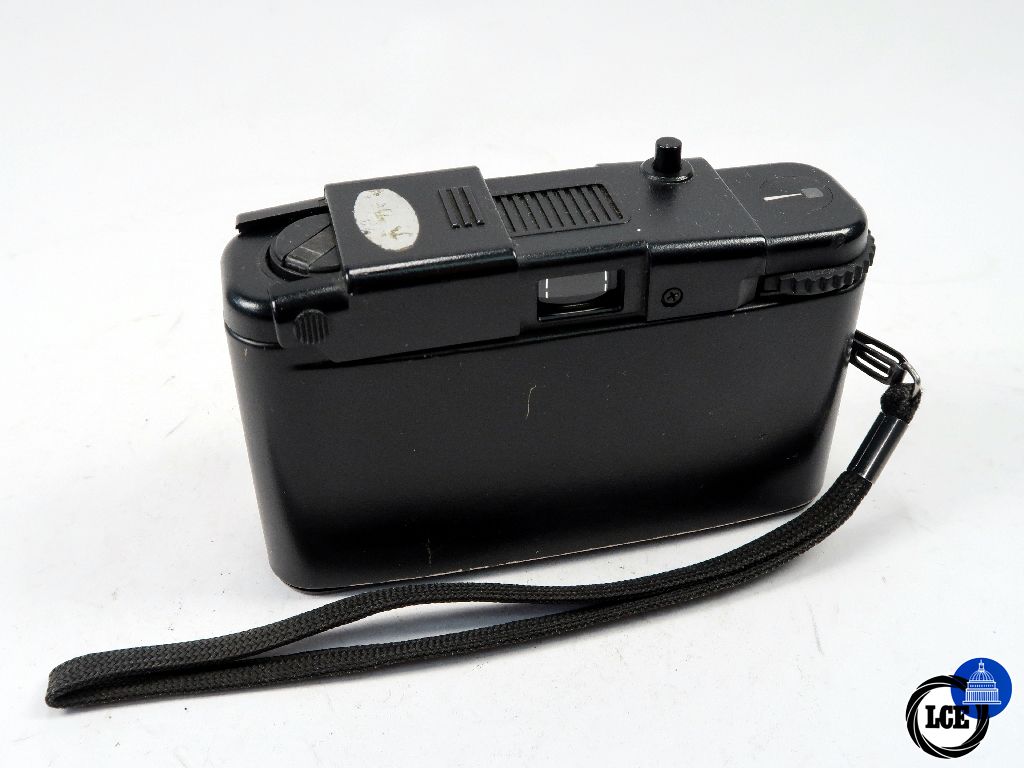 Olympus XA1 