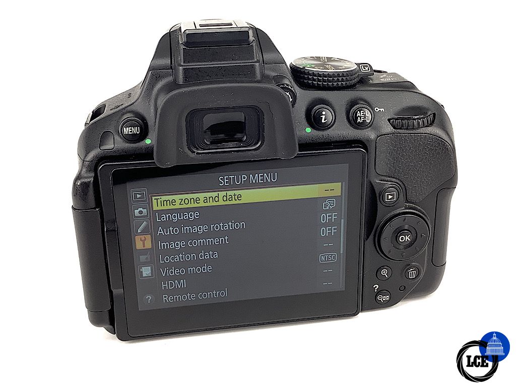 Nikon D5300 + AF-P 18-55mm VR *shutter count 5k*