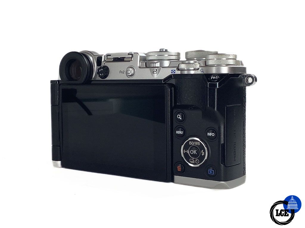 Olympus Pen-F + 17mm F1:8