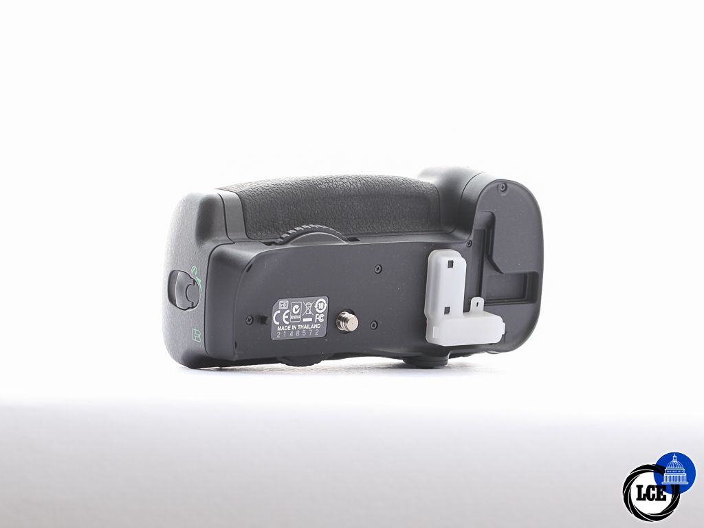 Nikon MB-D10 Battery Pack [4*] | 10114921