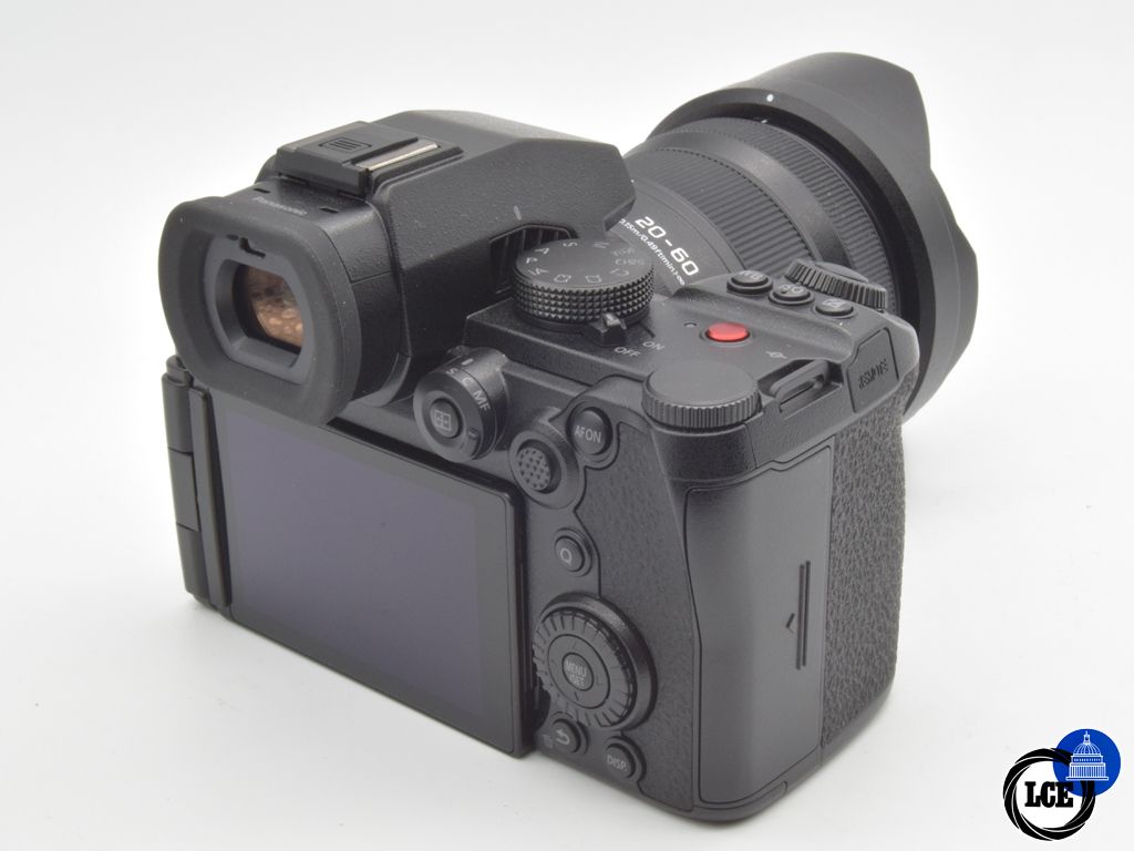 Panasonic Lumix S5IIX + S 20-60mm f/3.5-5 63 shutter actuations (Boxed)