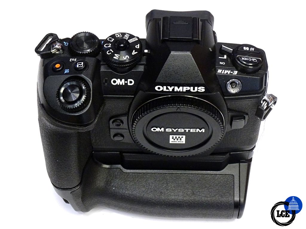 Olympus OM-D E-M1 MKII + HLD-9 Grip