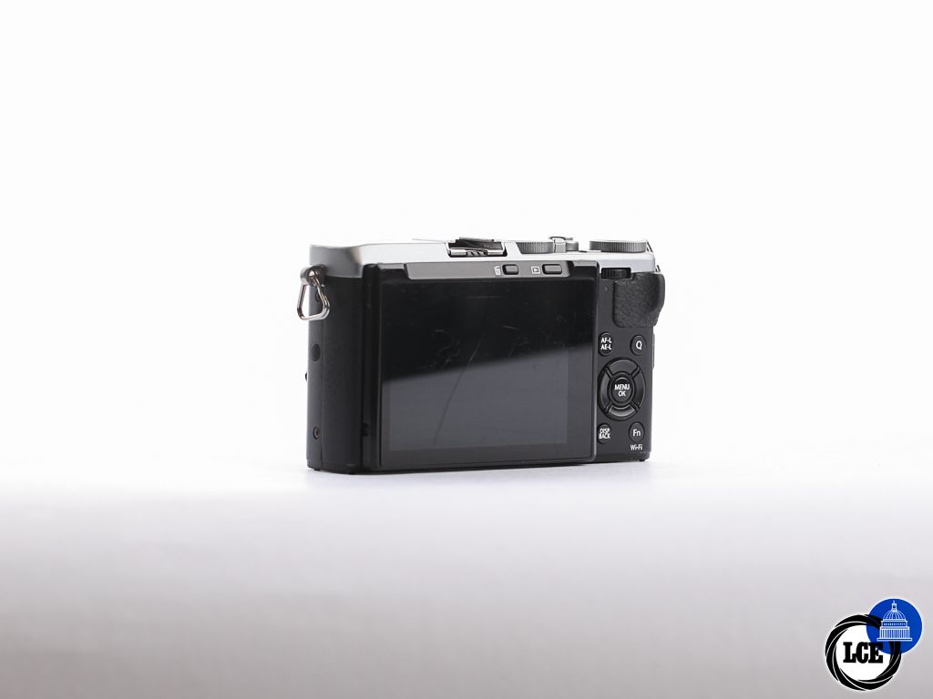 FujiFilm X70 [3*] | 10115311