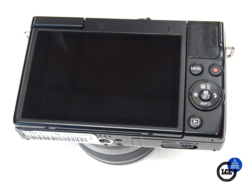 Canon M200 + 15-45mm 