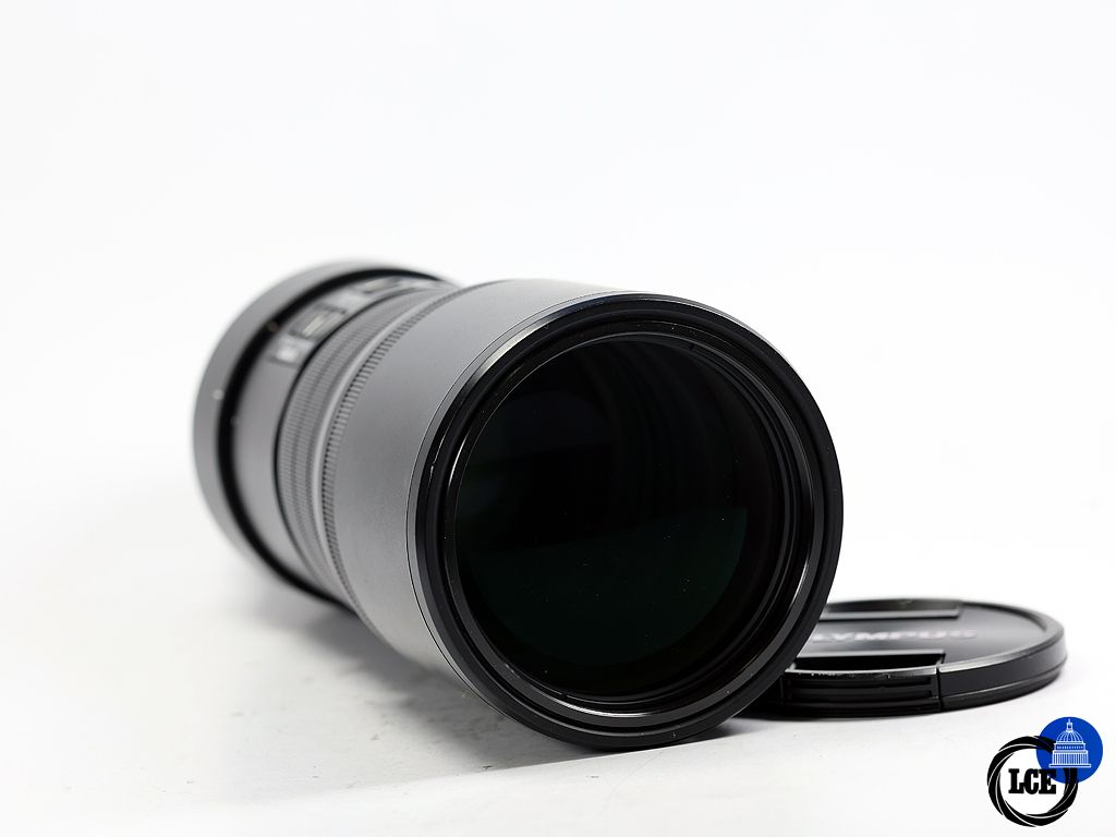 Olympus 300mm f/4 IS PRO