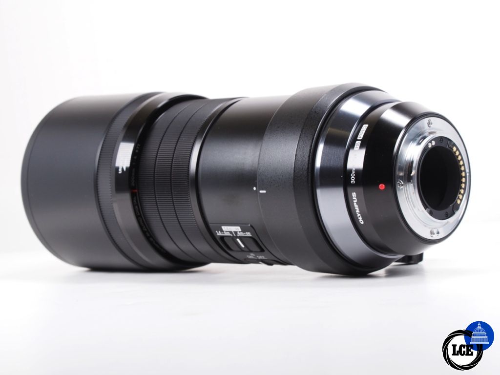 Olympus 300mm F4 IS PRO