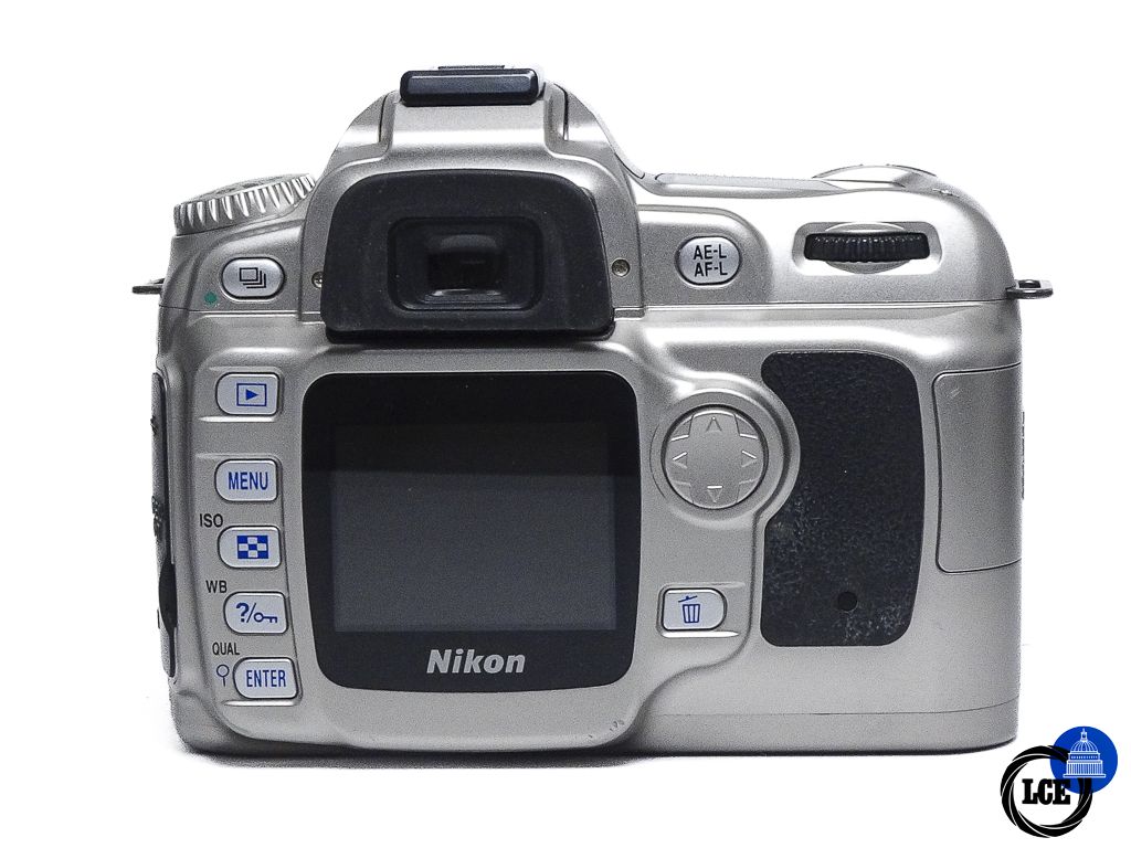 Nikon D50 + AF-S 18-55mm f3.5-5.6G ED