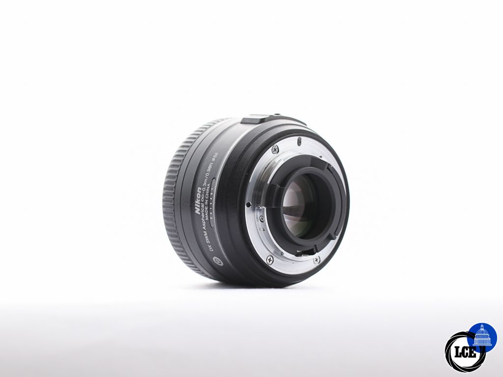 Nikon AF-S 35mm f/1.8 G DX [4*] | 10113776