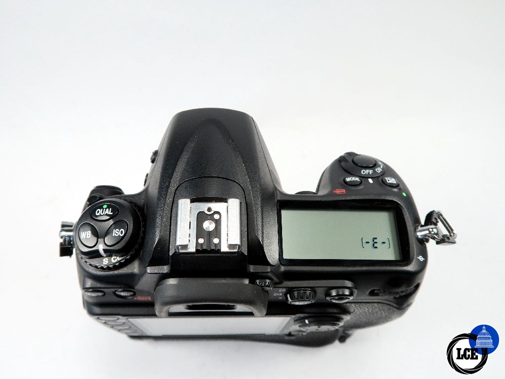 Nikon D300 Body shutter count <11.4 k