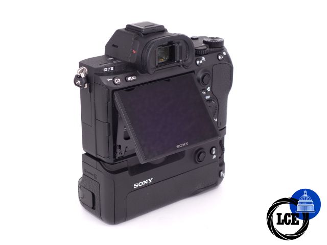 Sony A7 III Body + VG-C3EM Vertical Grip