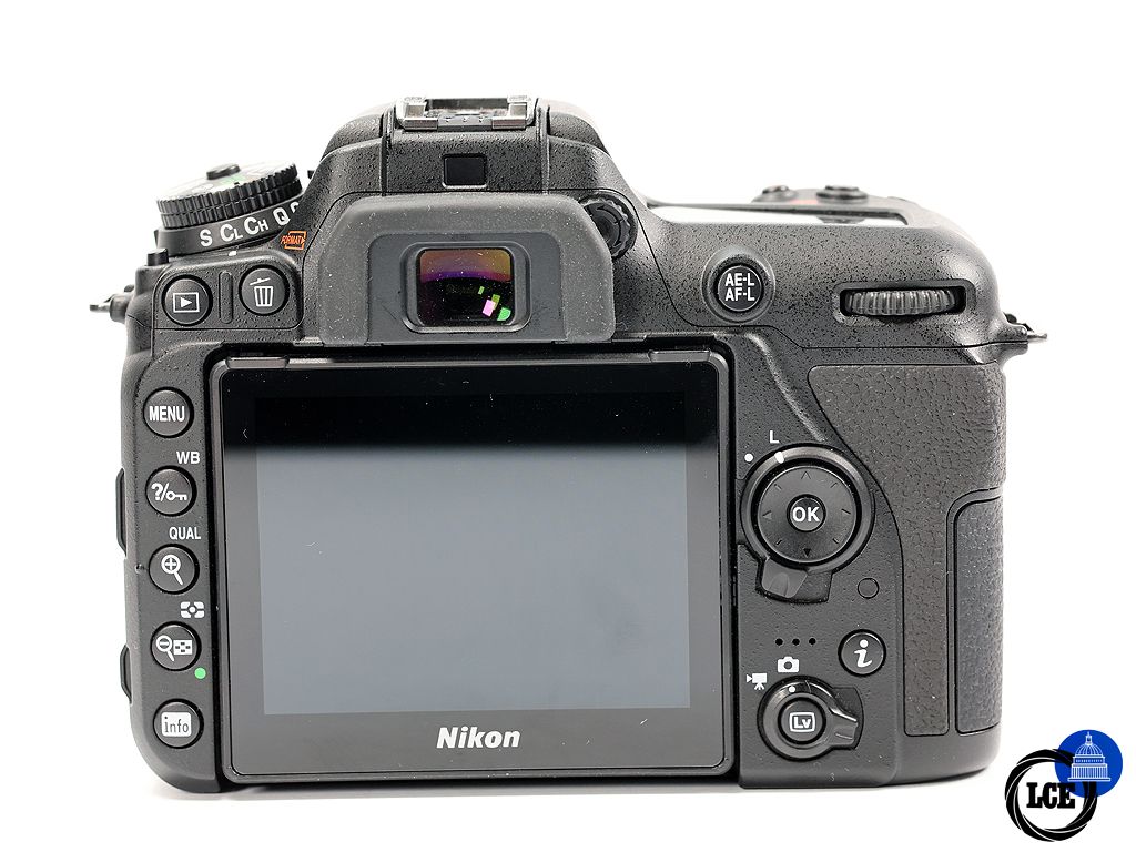 Nikon D7500 BODY *BOXED*