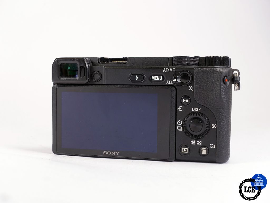Sony A6400 + 16-50mm