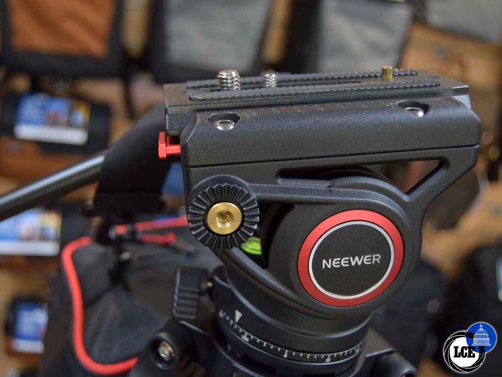 Neewer TP74 Video Tripod + Head 