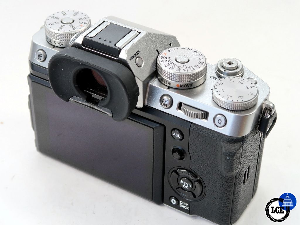 FujiFilm X-T5  Silver  2.6k sc
