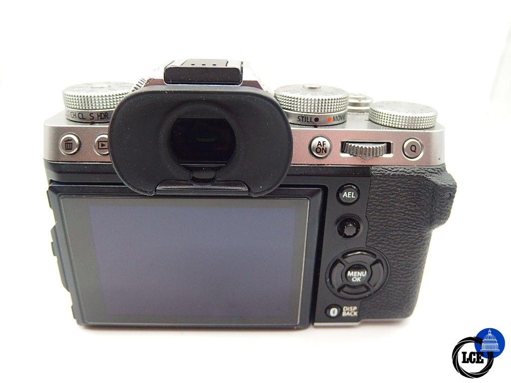 FujiFilm X-T5 Silver body
