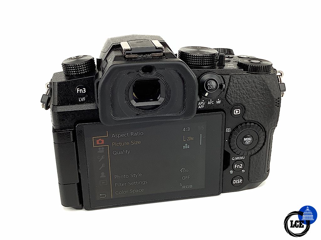 Panasonic LUMIX G90 BODY + BATTERY GRIP *Sub 5k shutter*