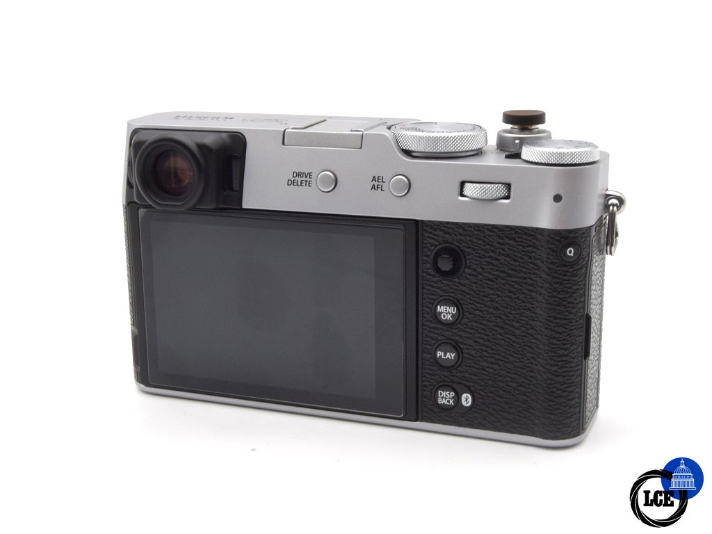FujiFilm X100VI (1500 shots) Silver