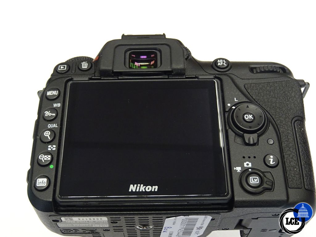 Nikon D7500+18-140mm *less than 1k act's* *boxed*