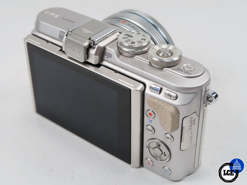 Olympus E-PL8 with 14-42mm f3.5-5.6 EZ Silver