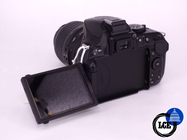 Nikon D5200 + AF-S 18-55m F3.5-5.6G VR DX