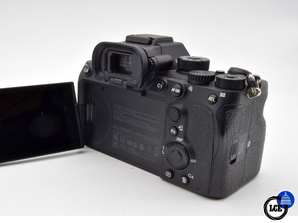 Sony A 7s Body (11,640 Shutter Actuations) + Tilta Cage 