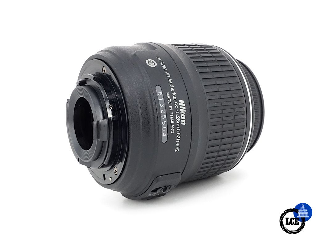Nikon AF-S 18-55mm F3.5-5.6 G DX VR | 4*